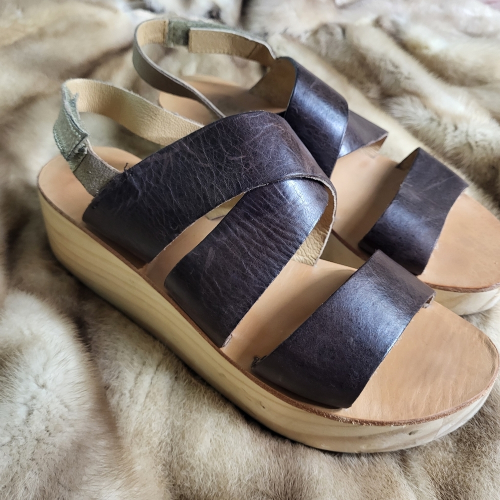 Koolaburra Margaux Saddle Sandals - Picture 5 of 12
